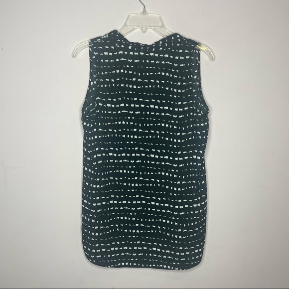 🆕 VINCE CAMUTO Sleeveless V-Neck Blouse Black and white size small - Picture 6 of 6